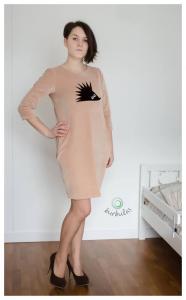 Kreminė suknelė su ežiuku