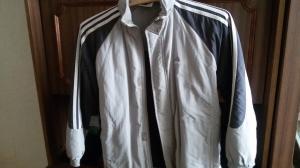 Adidas pilka striukė 152cm.