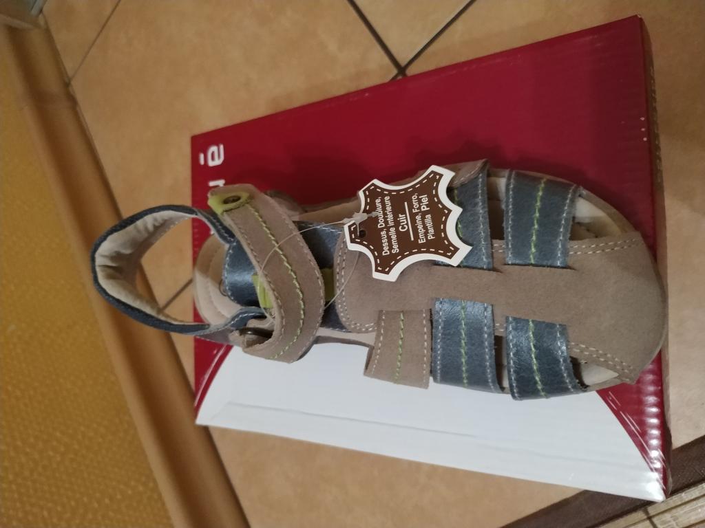 Naujos odinės basutės berniukui Naujos odinės basutės berniukui