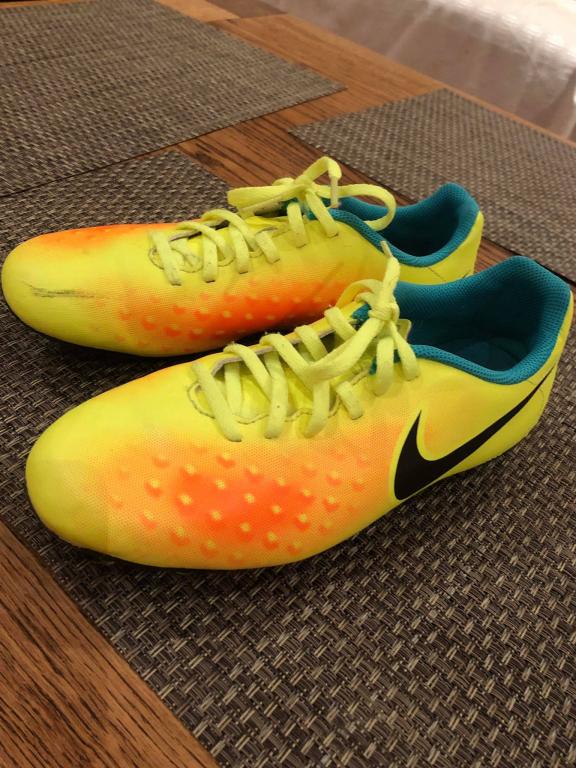 Futbolo bateliai Futbolo bateliai