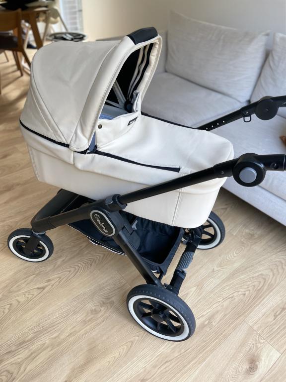 Emmaljunga vežimukas su priedais Emmaljunga vežimukas su priedais
